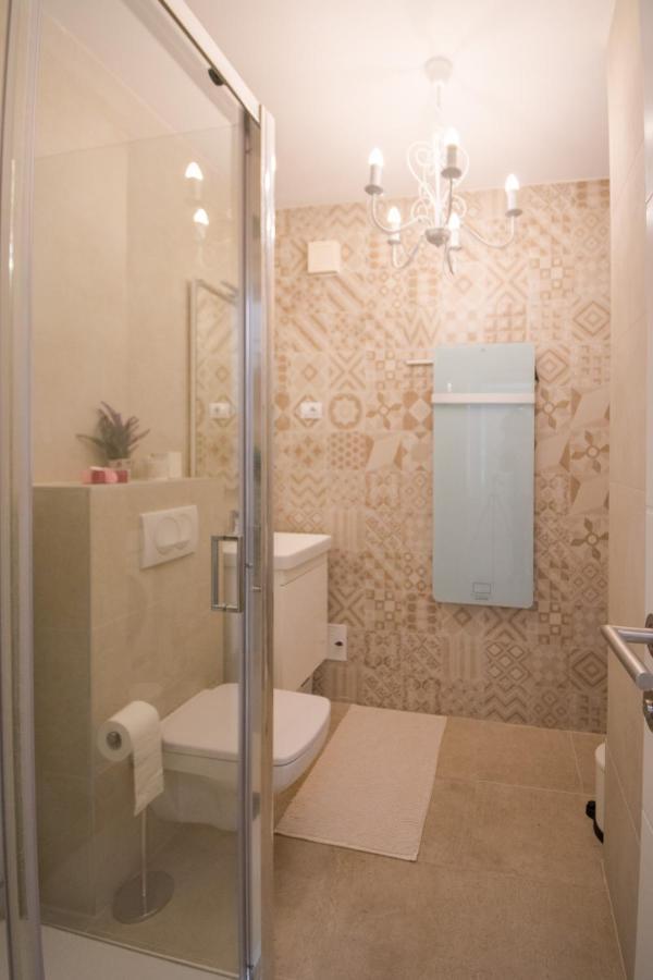 Apartment Trixi Maksimijan Pula Bagian luar foto