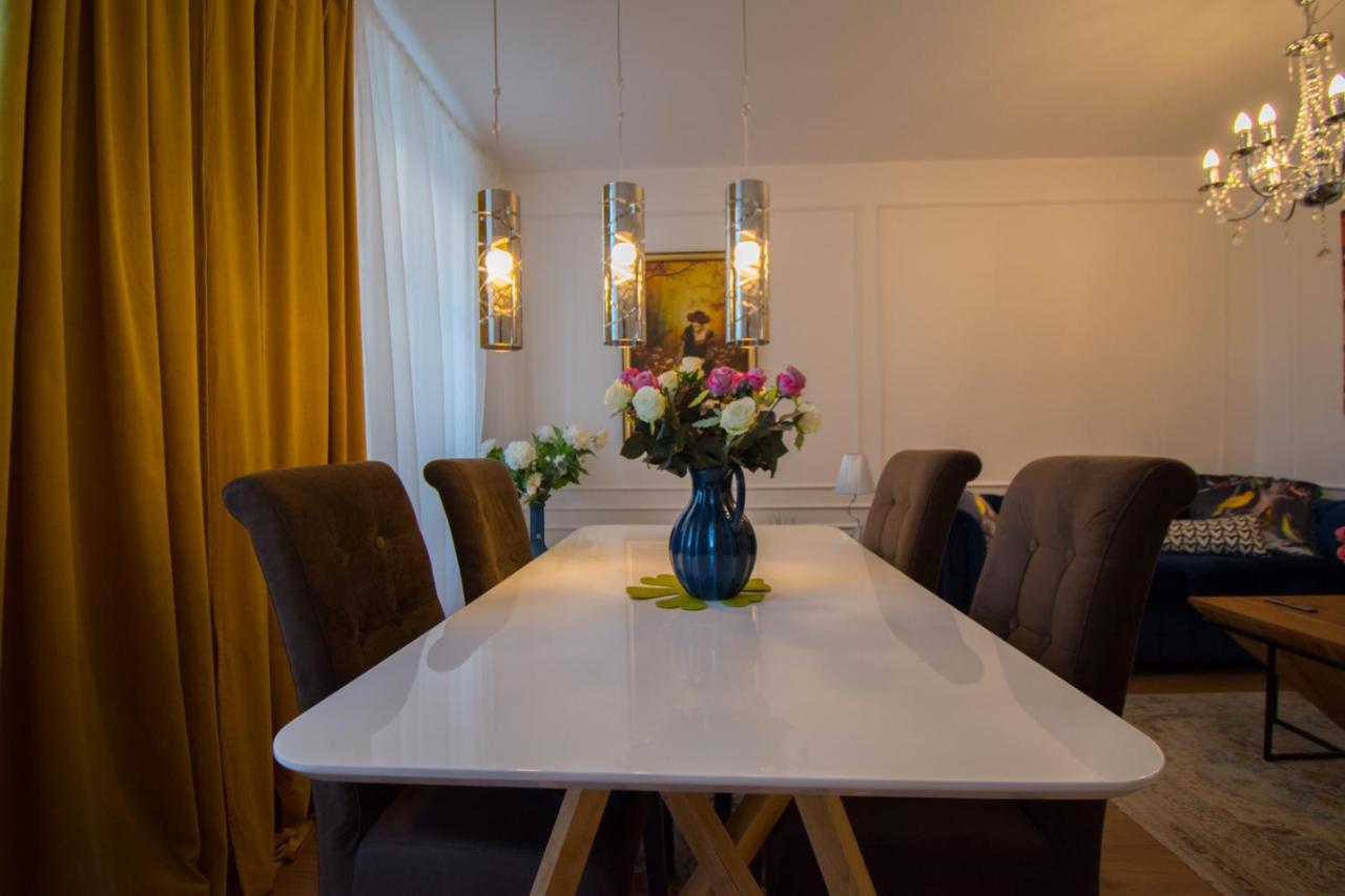 Apartment Trixi Maksimijan Pula Bagian luar foto