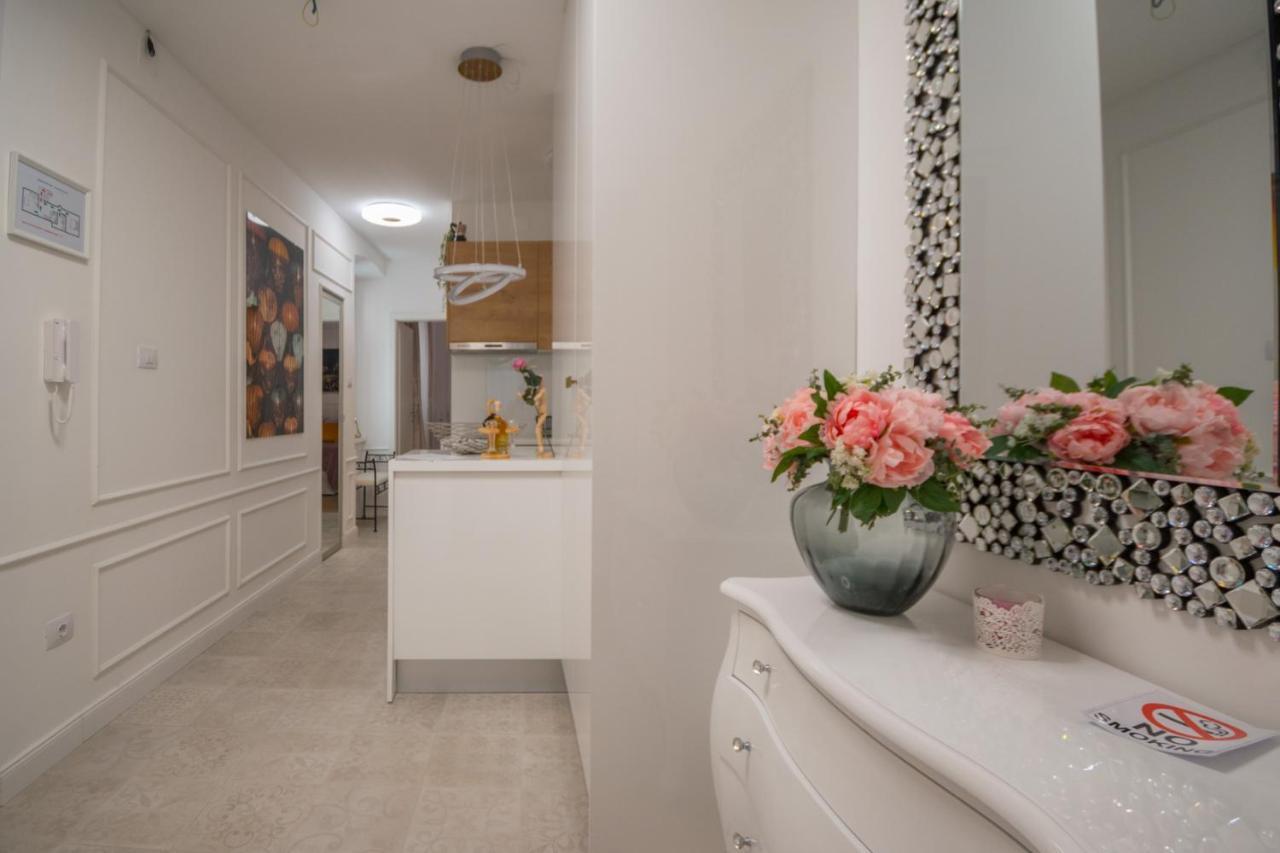 Apartment Trixi Maksimijan Pula Bagian luar foto